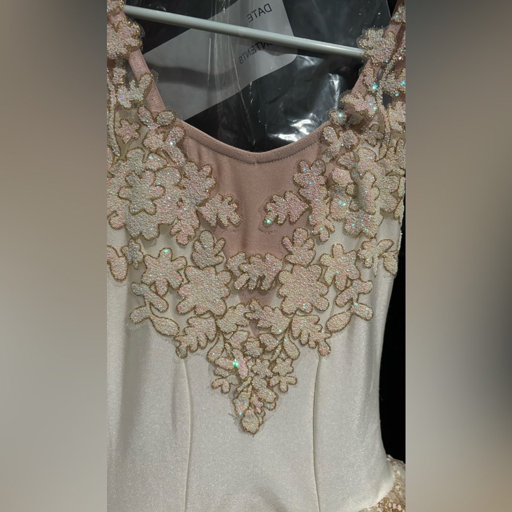 Women’s dance costume - Picture 2 of 5
